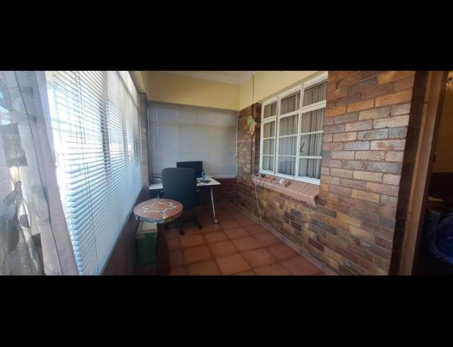 3 BEDROOM HOUSE FOR SALE IN SOUTH HILLS